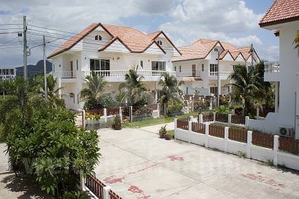 Townhouse for rent in Hua Hin. Townhouse for rent and for sale in Tropcal Vision. Hua Hin, Thailand